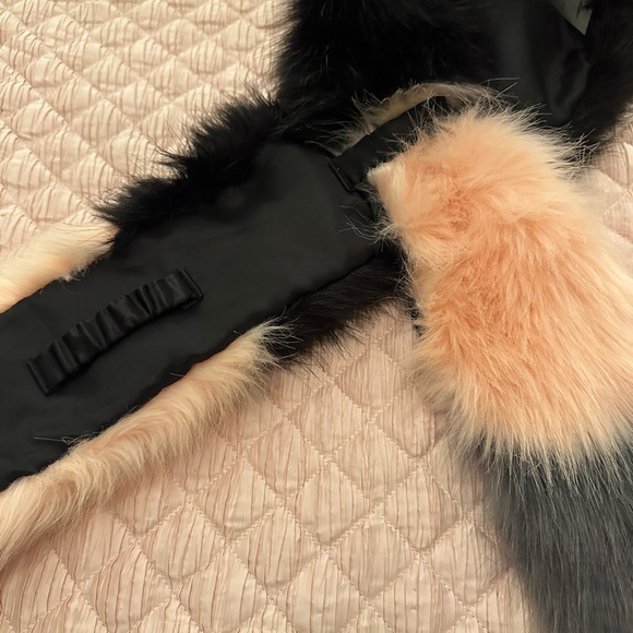 Steve Madden Faux Fur Scarf With Black, Pink and Grey Fur. O/S - Picture 4 of 4
